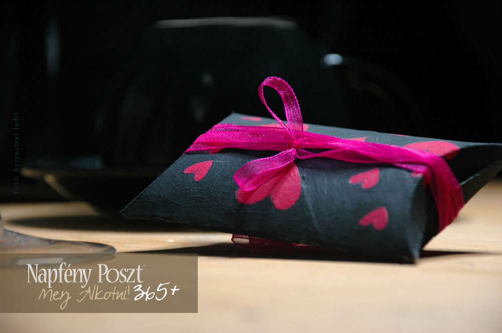 szivecskes ajandekdoboz nyito01